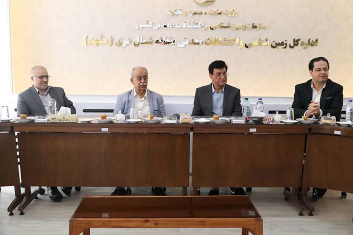 برگزاری نشست «گردشگری در ایران؛ ظرفیت ها و انتظارها» به مناسبت هفته گردشگری